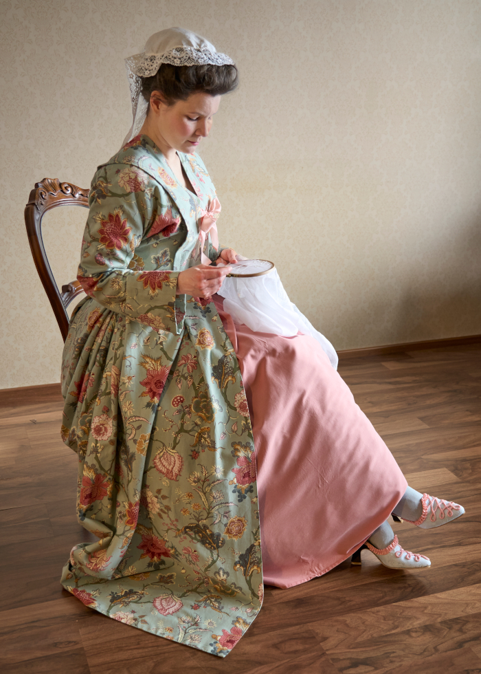 18th
        century dressing gown