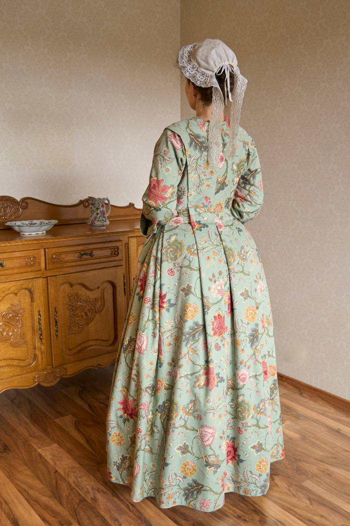 18th
          century woman's banyan