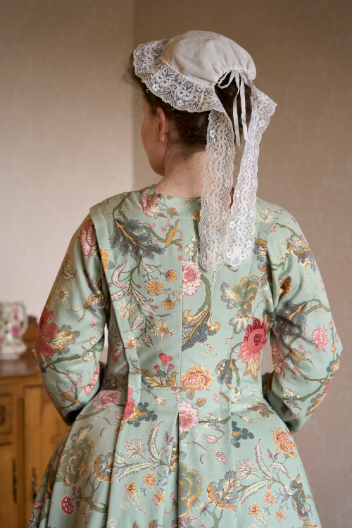 18th
          century womans banyan