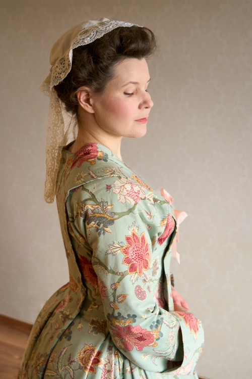 18th century womans banyan
