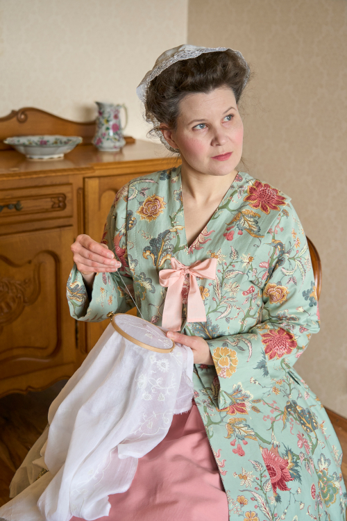 18th century woman's banyan