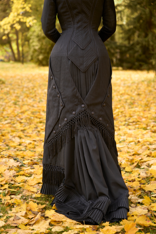 1870s day dress