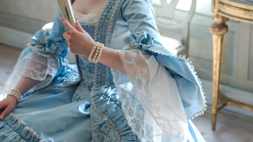 lace
        ruffles 18th century