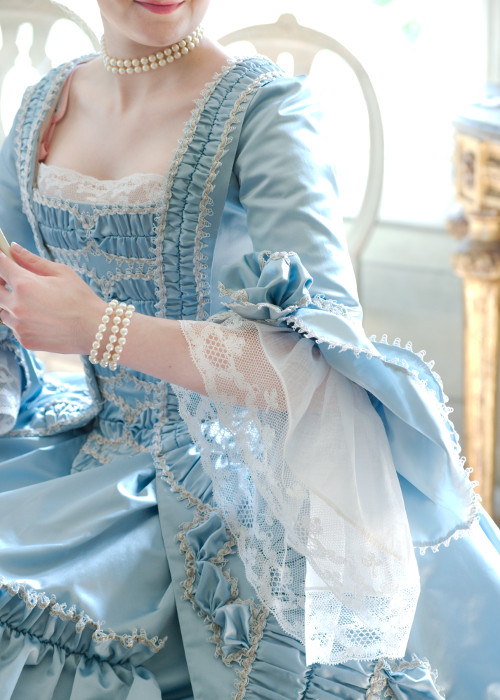 18th century robe a la francaaise