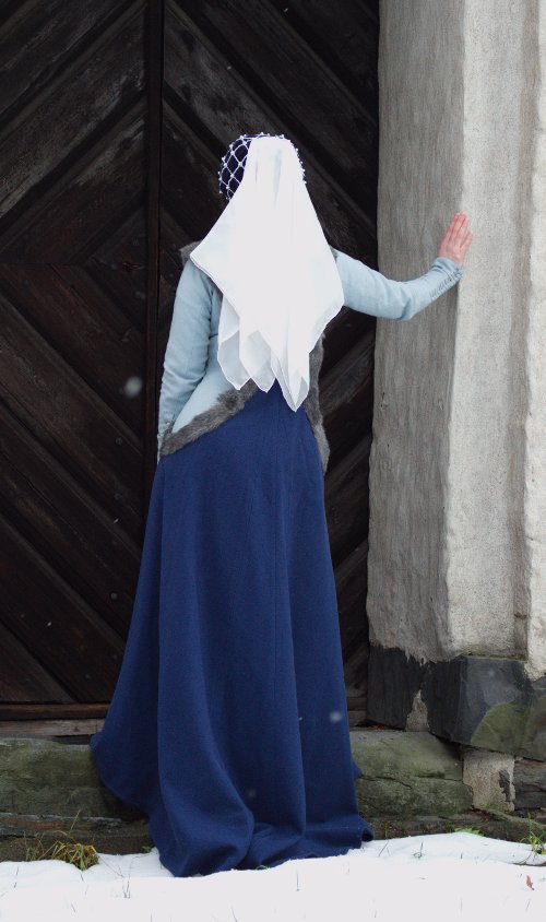 sideless surcote