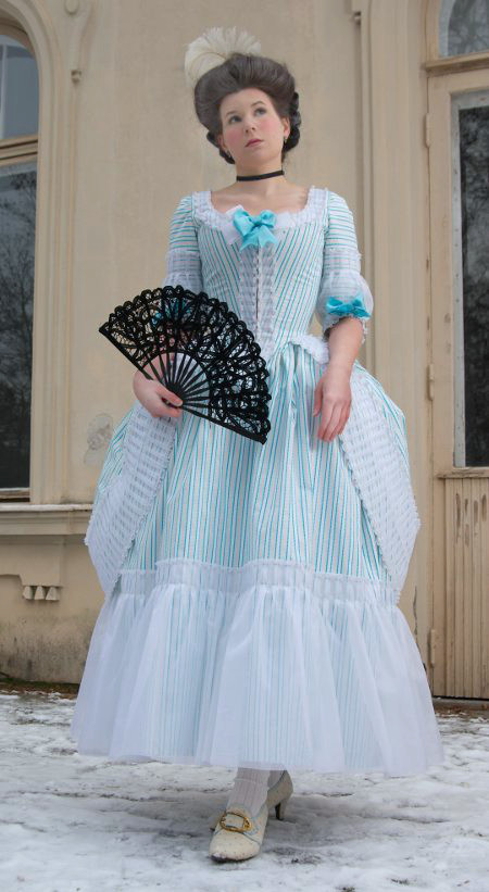 1770s robe a la anglaise