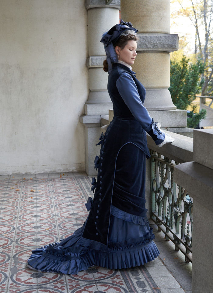 Directoire
        habit bodice dress 1877